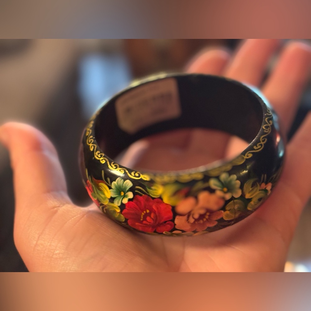 VINTAGE Russian Black Lacquer Floral Painted Bangle Bracelet Small - Picture 7 of 17